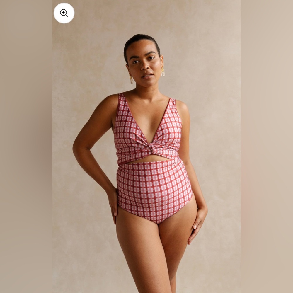 NWT reversible bikini bottom in burnt coral and gingham- Baiia brand
